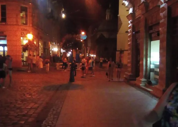 2 ком на пл ринок * Lviv